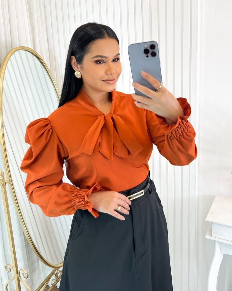 Blusa Manga LongaTecido Crepe Seda Terra Cota