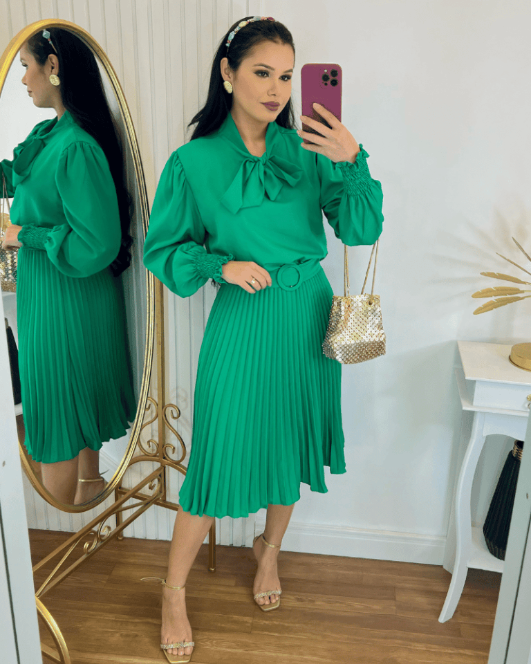 Vestido Plissado Midi Forrado Manga longa- Tecido Crepe Seda-Verde Bandeira