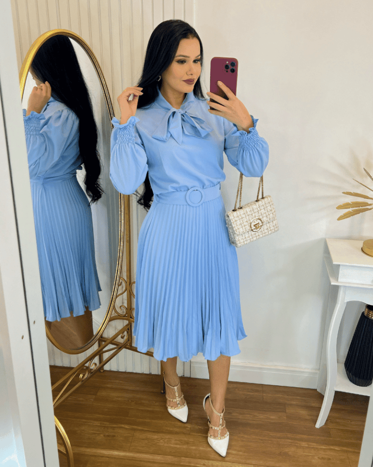 Vestido Plissado Midi Forrado Manga longa- Tecido Crepe Seda-Azul bebe