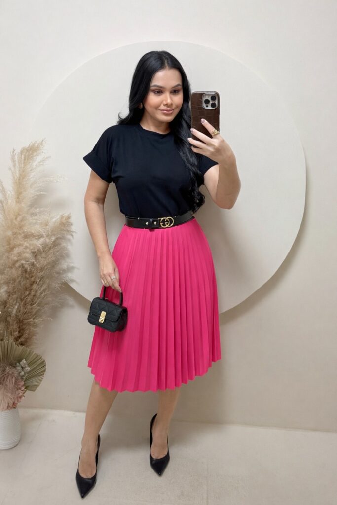 Conjunto Blusa+ Saia- preto+ saia pink