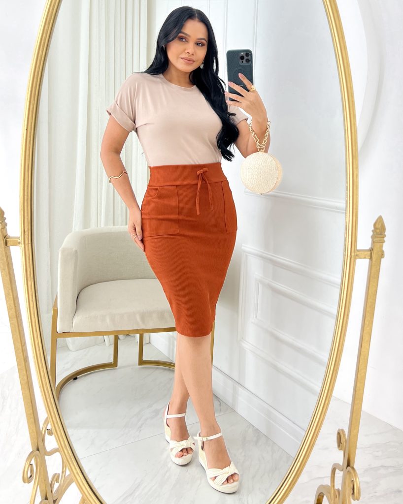 Conjunto Blusa+ Saia- Bege