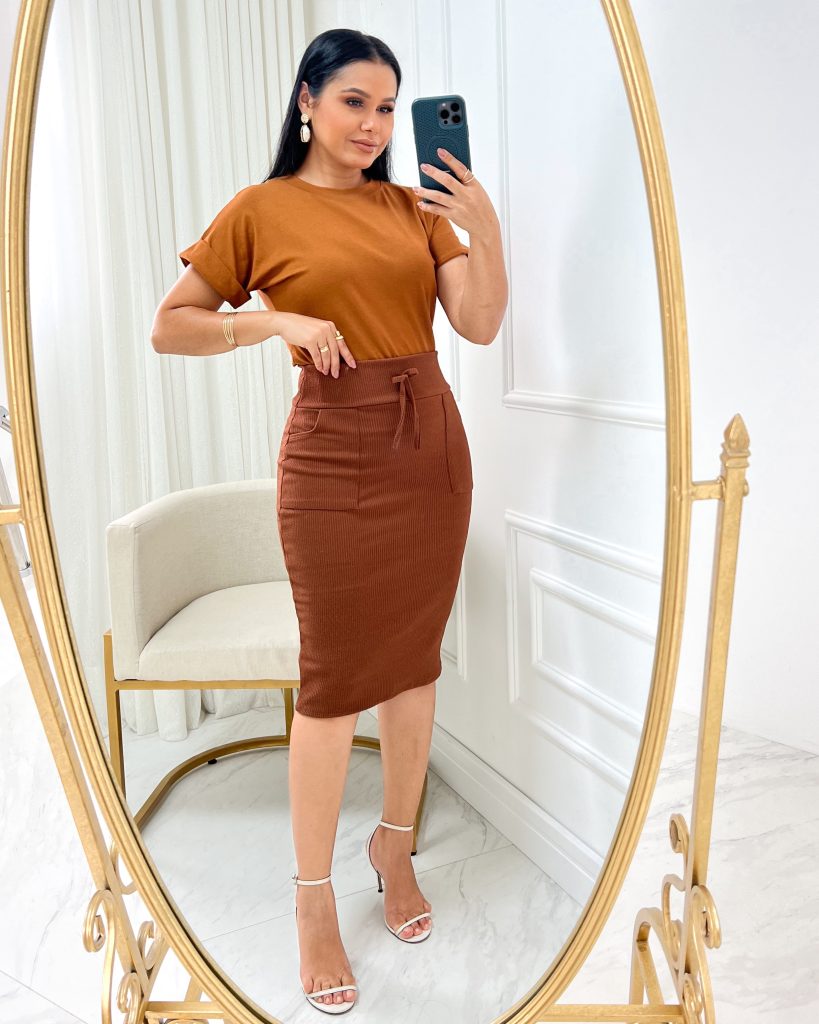 Conjunto Blusa+ Saia- Marrom