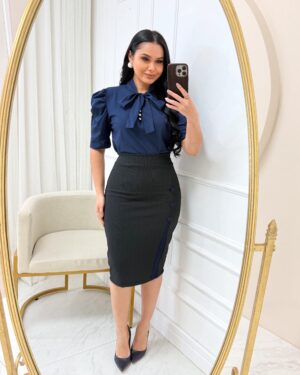 conjunto Saia Midi com botão + blusa Azul Marinho