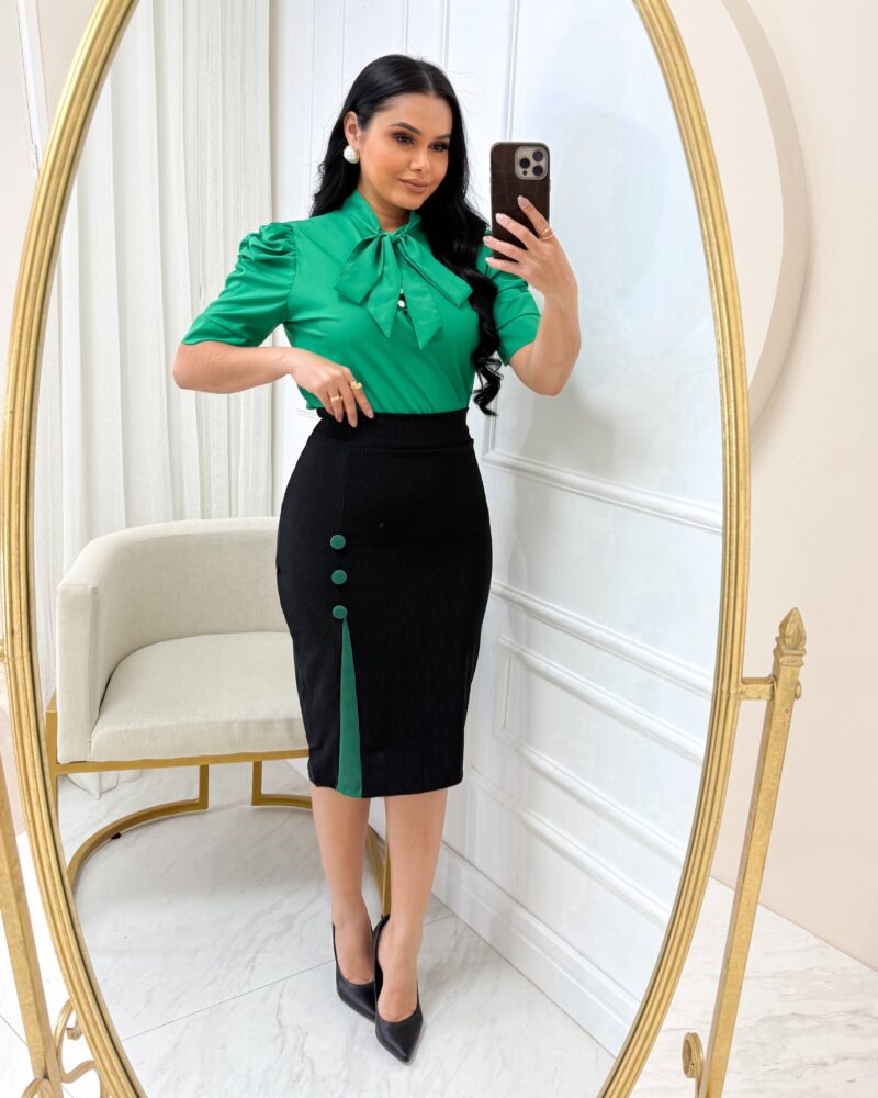 Saia Midi com botão Verde Bandeira