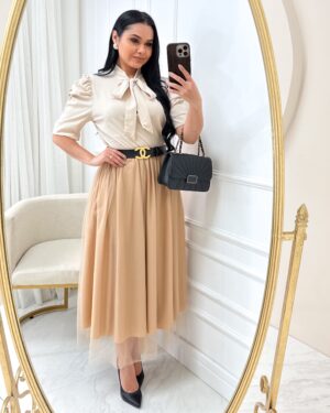 Conjunto Saia Midi em Tule + blusa Cor Bege