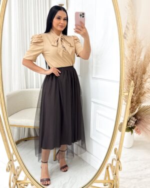Conjunto Saia Midi em Tule + blusa Cor bege + marrom
