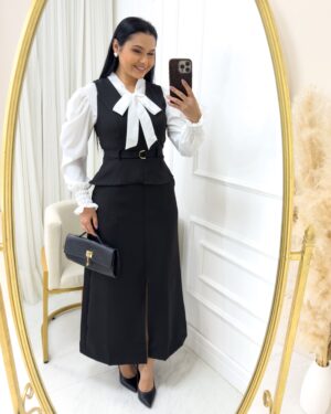 Conjunto Colete + Saia Midi em Alfaiataria com Cinto Preto