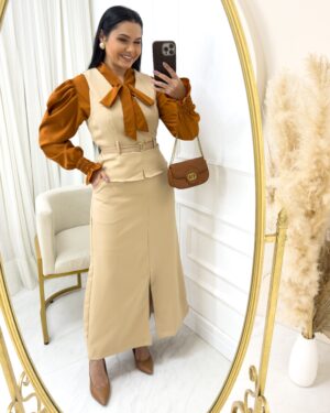 Conjunto Colete + Saia Midi em Alfaiataria com Cinto bege