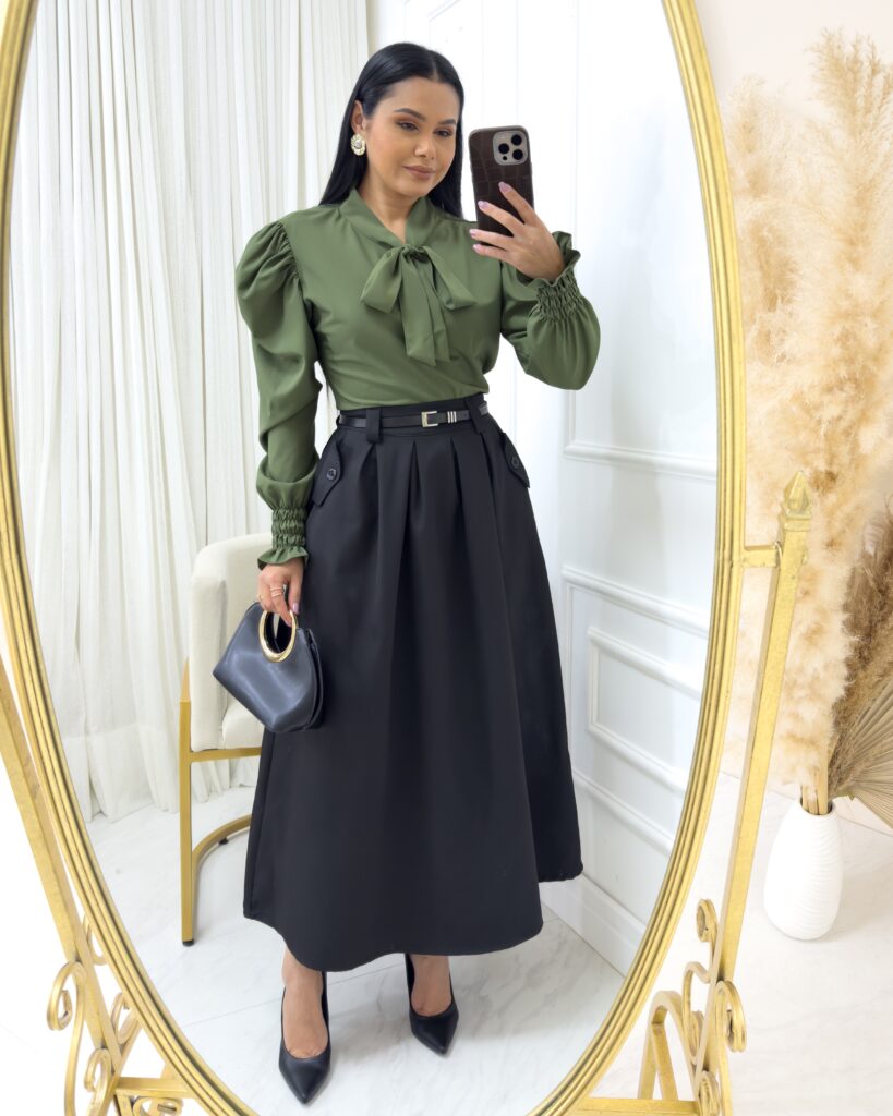 Saia Midi Tecido Alfaiataria com Cinto Preto