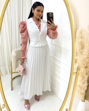 Conjunto em Alfaiataria Plissado com Colete Branco