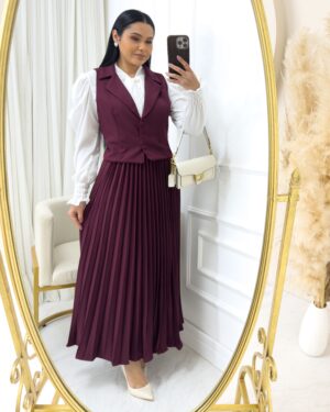 Conjunto em Alfaiataria Plissado com Colete Vinho