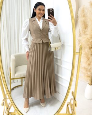 Conjunto em Alfaiataria Plissado com Colete bege