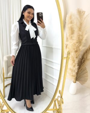 Conjunto em Alfaiataria Plissado com Colete Preto
