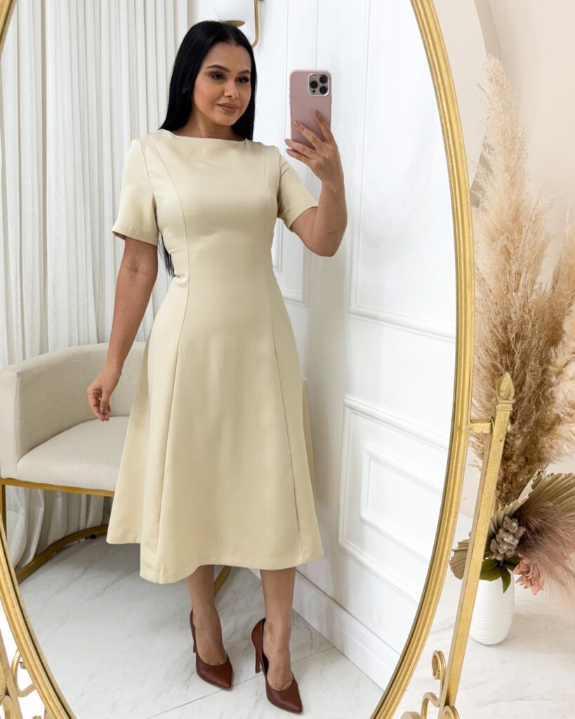 Vestido em Alfaiataria com manga  Bege