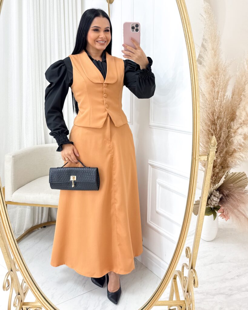 Conjunto Colete + Saia Midi godê em Alfaiataria
