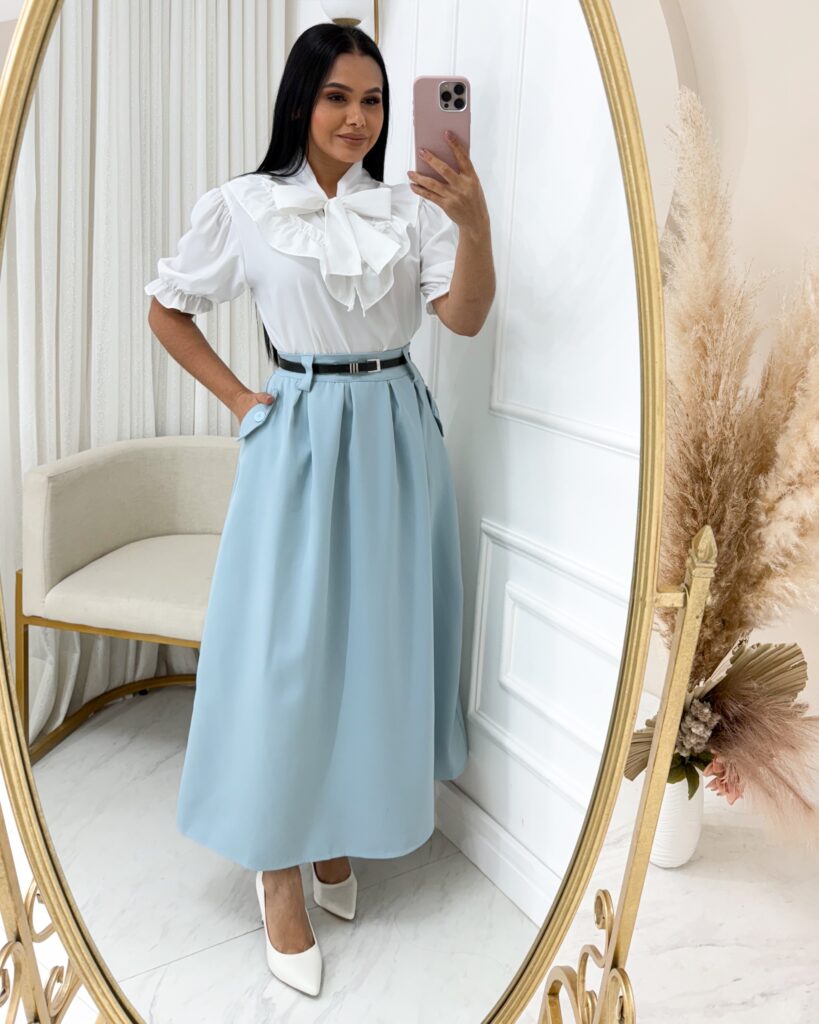 Saia Midi Tecido Alfaiataria com Cinto azul bebe