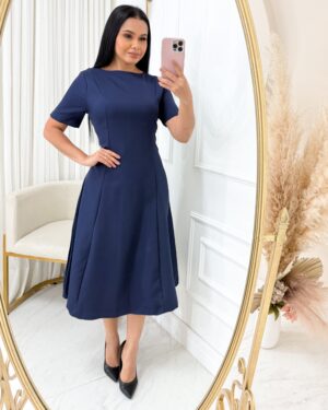 Vestido em Alfaiataria com manga azul marinho