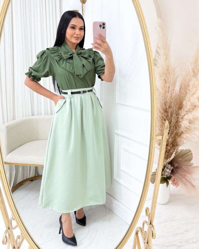 Saia Midi Tecido Alfaiataria com Cinto verde