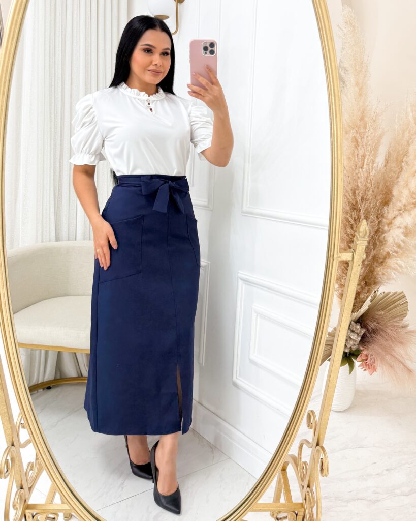 Saia Midi Tecido Alfaiataria com laço e com fenda na frente e Bolsos Funcionais azul marinho