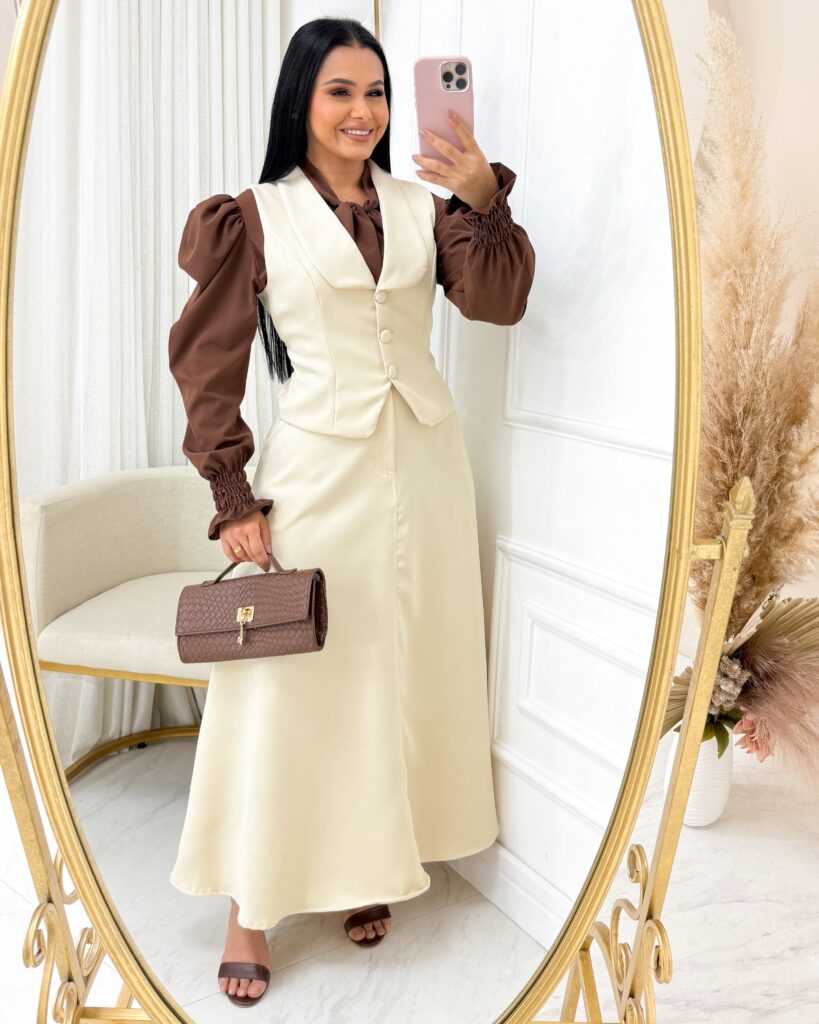 Conjunto Colete + Saia Midi godê em Alfaiataria Bege