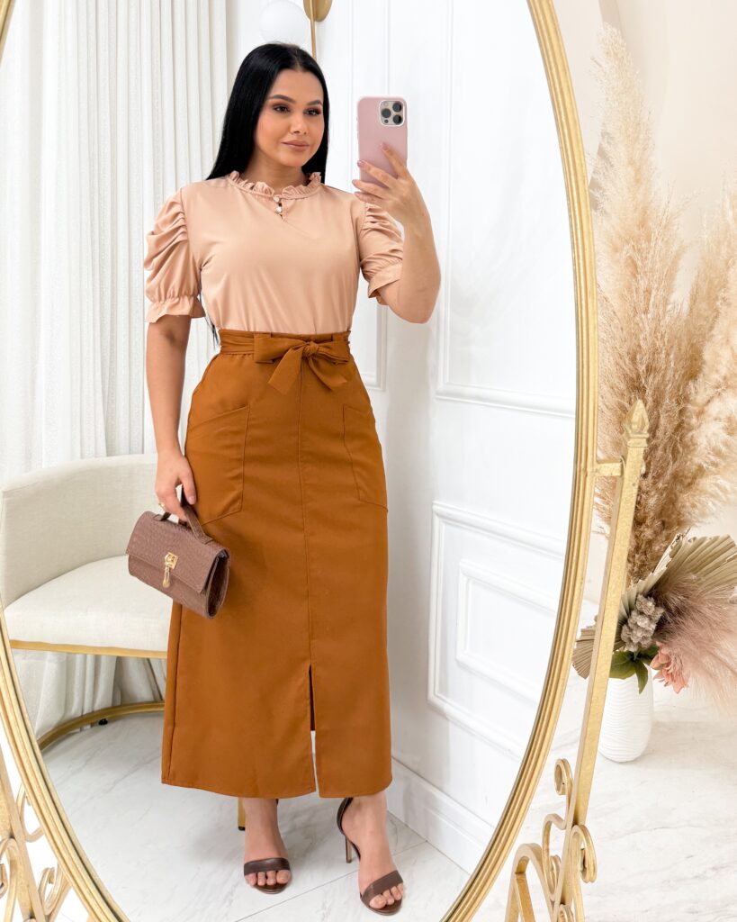 Saia Midi Tecido Alfaiataria com laço e com fenda na frente e Bolsos Funcionais terra cota
