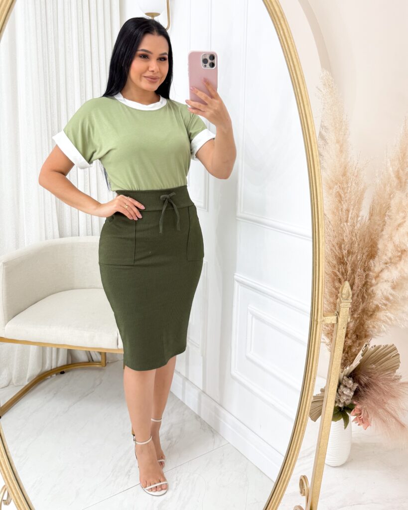 Conjunto Blusa+ Saia-Verde militar