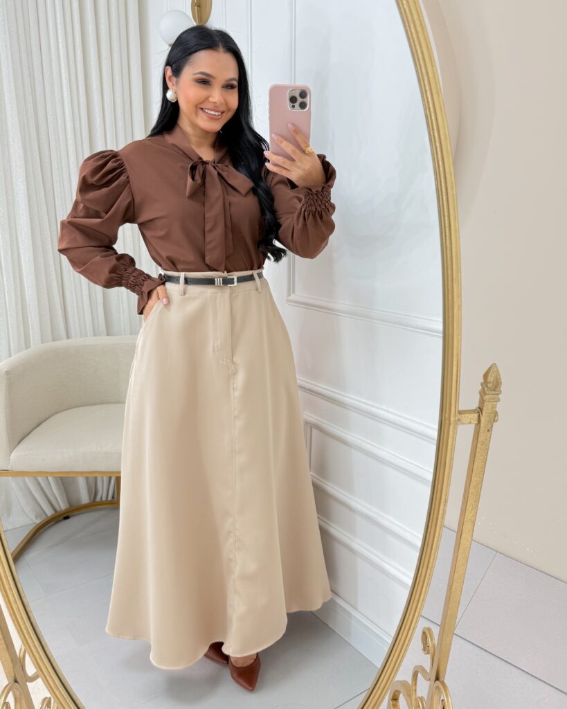 Saia Alfaiataria Longa Com Bolso Funcionais Bege