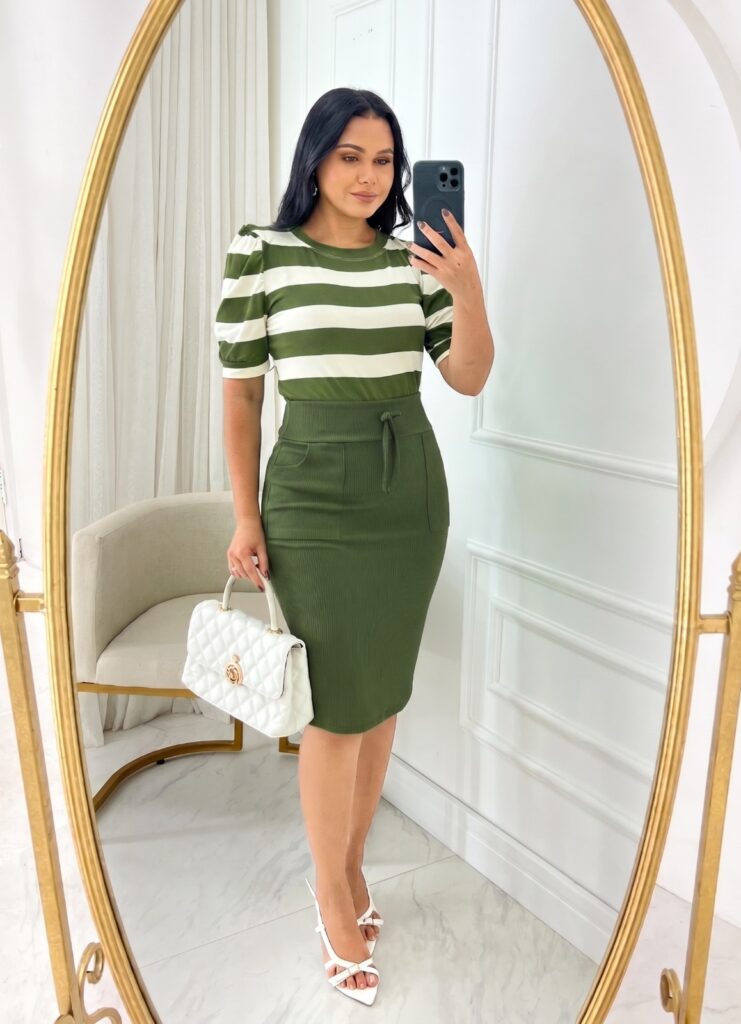Conjunto Blusa+ Saia- manga princesa verde militar