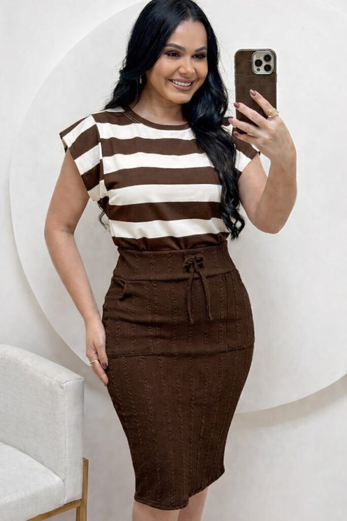 Conjunto Blusa+ Saia- manga muscle chocolate