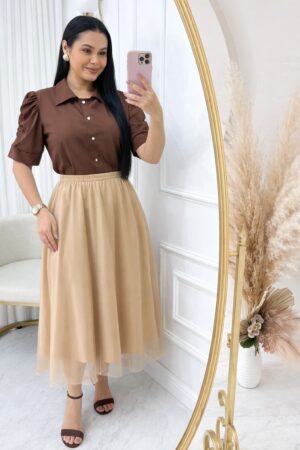 Conjunto Saia Midi em Tule + blusa com gola Marrom + saia bege
