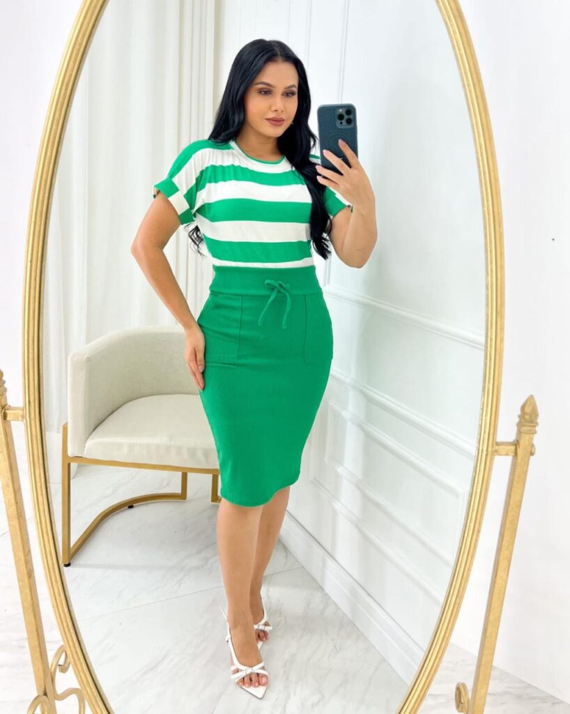 Conjunto Blusa+ Saia- Verde bandeira