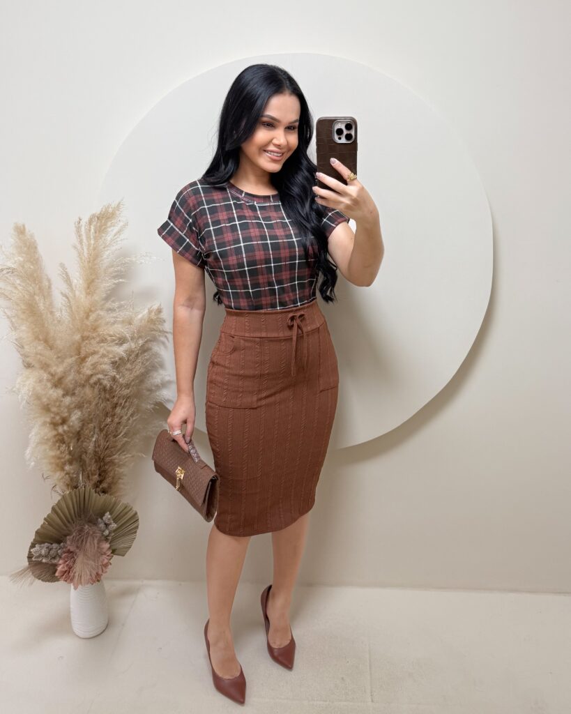Conjunto Blusa+ Saia – xadrez- marrom