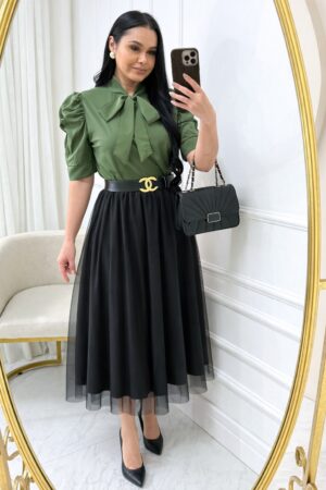 Conjunto Saia Midi em Tule + blusa Cor verde militar + saia preto