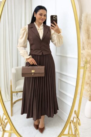 Conjunto em Alfaiataria Plissado + blusa manga longa completo