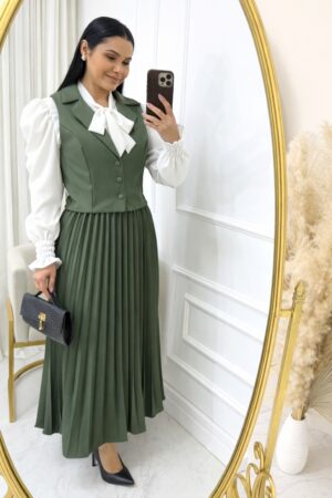 Conjunto em Alfaiataria Plissado + blusa manga longa completo