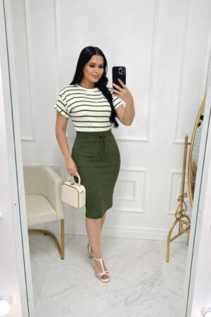 Conjunto Blusa+ Saia-verde militar