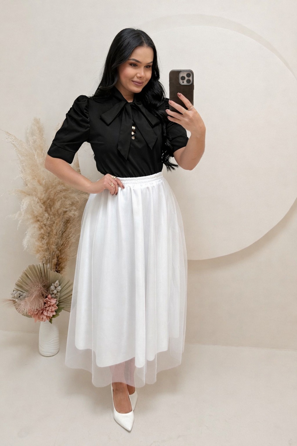 Conjunto Saia Midi em Tule + blusa Cor preto + saia branca