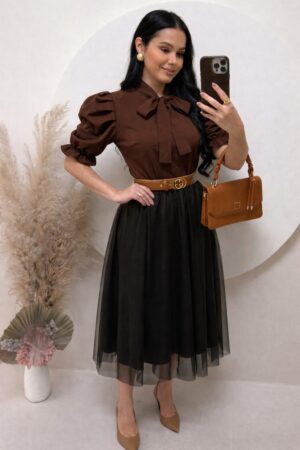 Conjunto Saia Midi em Tule + blusa Cor marrom + saia bege