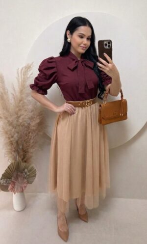Conjunto Saia Midi em Tule + blusa Cor marsala + saia bege