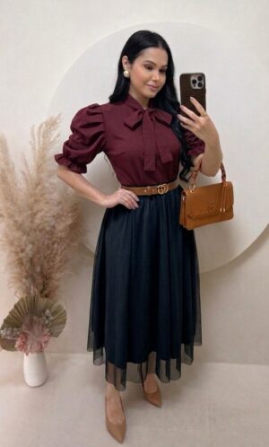 Conjunto Saia Midi em Tule + blusa Cor marsala + saia Preto
