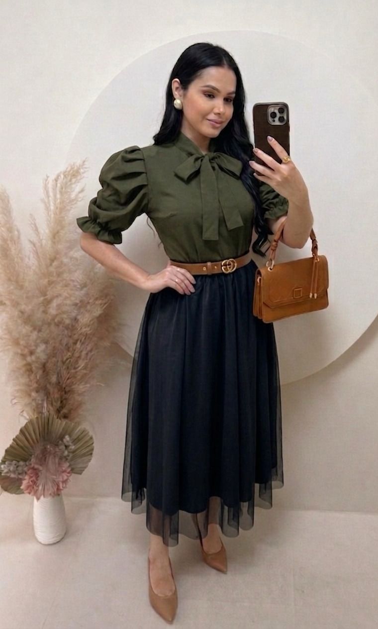 Conjunto Saia Midi em Tule + blusa Cor verde militar + saia preto