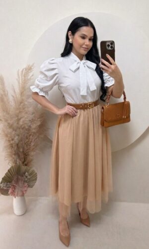 Conjunto Saia Midi em Tule + blusa Cor branco + saia bege