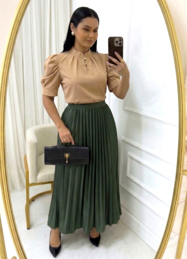 Saia Plissada em Alfaiataria verde militar