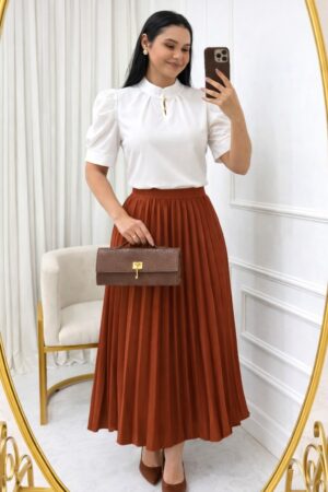 Saia Plissada em Alfaiataria caramelo