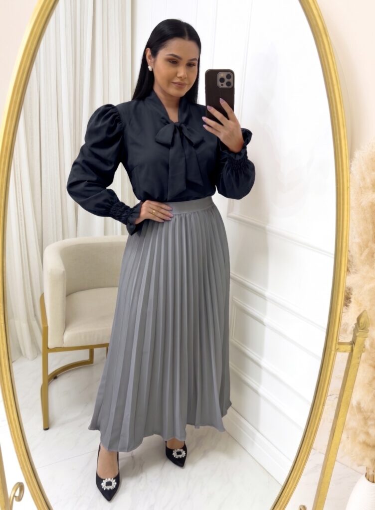 Saia Plissada em Alfaiataria cinza