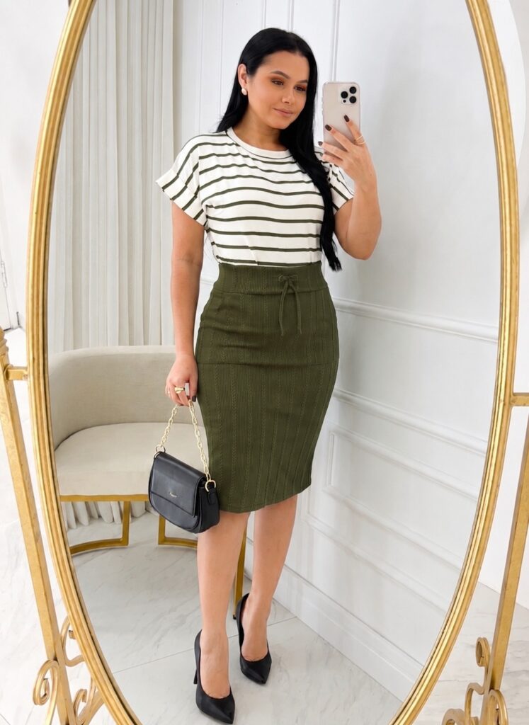 Conjunto Blusa+ Saia-verde militar