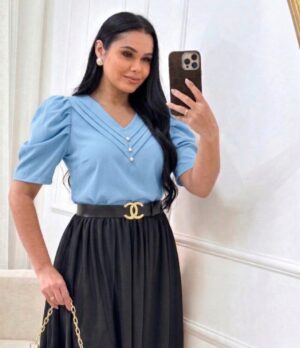 Blusa manga princesa Tecido Crepe Seda azul bebe