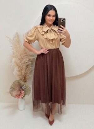 Conjunto Saia Midi em Tule + blusa com babado bege + saia marrom