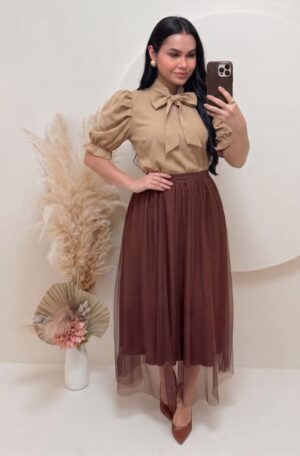 Conjunto Saia Midi em Tule + blusa Cor bege + saia marrom