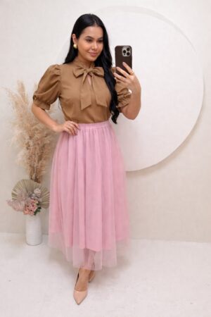 Conjunto Saia Midi em Tule + blusa Cor bege + saia rose